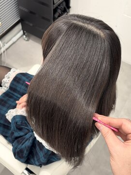 ルミス 表参道(Lumis) ストレートスタイル/艶髪/髪質改善/縮毛矯正/表参道/青山/外苑前