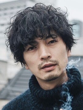 バイフィフス 原宿/表参道(by fifth) 緩め波巻きスパイラルパーマシャドウパーマメンズセンターパート