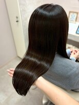 ソンノ(sonno)&nbsp;髪質改善 アッシュブラック 艶ストレート ロングヘア 20代