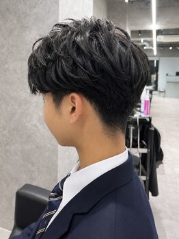 テリア(TELEA.)の写真/トレンドに敏感な学生に垢抜けた印象を与えるカラーが人気☆今までの自分にはない個性を引き出します。