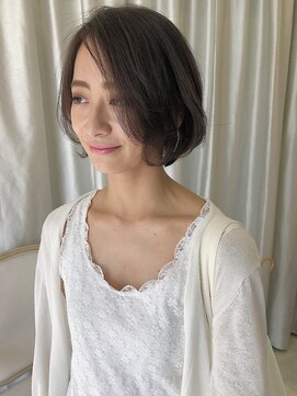 ジルバイジアン(JILL by GIEN) 前下がりボブ 伸ばしかけヘア ヌーディーカラー