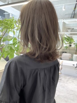 ナナローネス(nana loness) 稲用　くびれミディ　レイヤーカットでゆるふわ