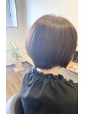 丸顔隠し前下がりショート