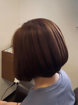 ノブレ 備中高松店(Noble)の写真/色持ちの良さが好評…◇低刺激で頭皮にも優しいのに、透明感×艶を実現できるおしゃれな白髪染めに！