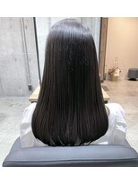 アンデイ(unday)&nbsp;ブリーチなしシルバーカラー髪質改善カラー