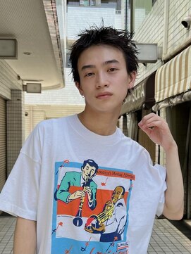 ヒュージ 三軒茶屋(huge) ツイストスパイラル/眉毛カット/スパイキーショート