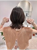 くびれヘアミディアムボブ外はね透明感カラーベージュカラー