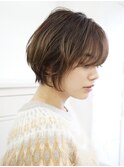 横浜西口大人ショートボブインナーカラー丸みレイヤーくびれ