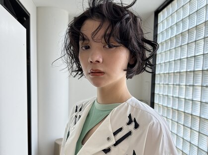 エイチ(811)の写真