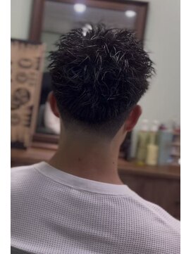 ケーエムシーセントラルルーツ(KMC Central Roots) メンズカット+スキンフェード