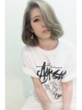 トロニー(TLONY) ★ホワイトコーデにもぴったり！ホワイトアッシュベージュボブ★