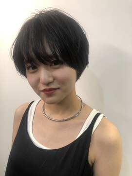 ギリア(Gillia) 【gillia梅ヶ丘】ハンサムショート/黒髪/大人かわいい
