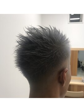 バースプレイス ヘアードレッサー(Birthplace HAIR DRESSER) ブルーシルバーショート