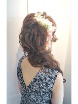 パリスパート2 大人女性の サイドテール ヘアアレンジ・2