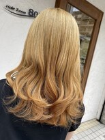 ヘアーゾーン ハチマルハチ 登戸駅前店(Hair Zone 808)&nbsp;レイヤーカット、ハイトーンカラーで外国人風！