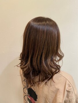 クララ カシハラ(CLALA Kashihara) ベージュカラーの大人ガーリー