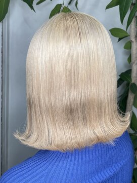 アン(Hair make un) 【ホワイトカラー】ホワイトブロンドカラー♪