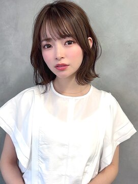 アイユー(ii+U) 大人ボブ　韓国ボブ　グレージュアッシュ　外ハネボブ