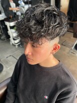 ワム(wom)&nbsp;スペインカール　スキンフェード