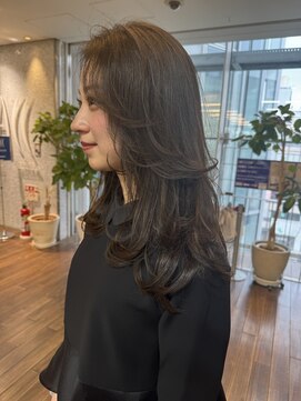 ザック ヴィ(ZACC vie) レイヤーカット/セミロング/艶カラー/学割U24