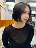 ワンレン　nanaボブ　前下がり　黒髪ボブ　センター分け　前髪