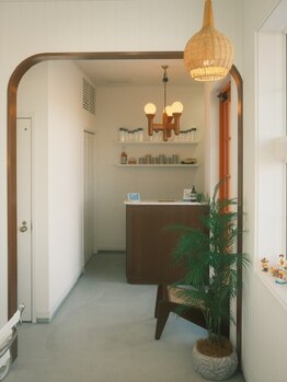 フォーク(FOLK)の写真/ご家族での施術可能☆居心地の良い落ち着いた雰囲気で、幅広い世代から愛されるサロンです＊