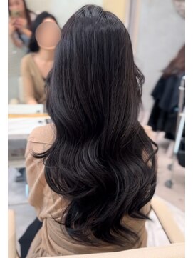 ユニ 原宿(uni) 韓国ヘアロングレイヤーカットくびれヘアグレージュ前髪原宿