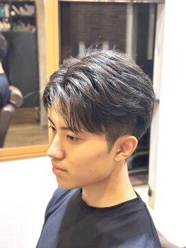 アンサー(answer) 【刈り上げセンターパート】フェザーショート