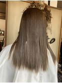 オリーブベージュカラー