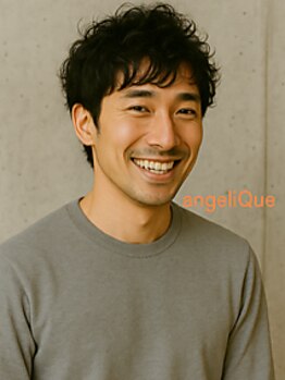 メンズデザインパーマとデザインアイブロウのトータルサロン。髪と眉のデザインで顔の印象は変わる!　　