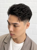 ゼロスバーバー(0's BARBER SHOP) アイロンパーマ/フェード/メンズパーマ/メンズカット/バーバー