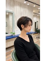 ルートヘア 辻堂店 前髪あり大人ショートボブ耳かけ丸みくびれ小顔ショコラブラウン