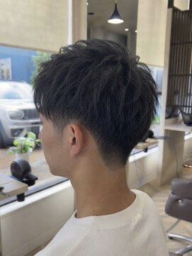 ウーラ 三条店(uura) 束感ショートレイヤー