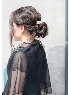 ホワイトルーム(White Room) ☆カジュアルノットヘア☆