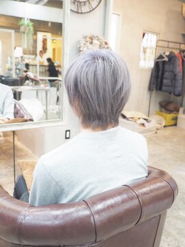 コニ(Coni) ♪Coni♪シルバーホワイトカラー