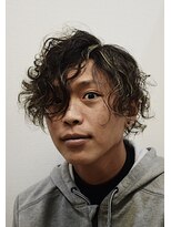 ヴェルゴ(vellgo) 金髪メッシュカラーとスパイラルパーマで男前