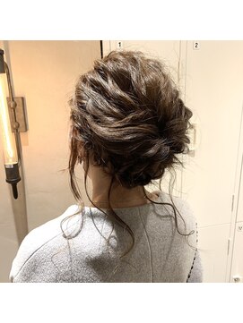 ロアー ヘアー ブリオ(RAWR hair Brio) おくれ毛◎ローシニオン