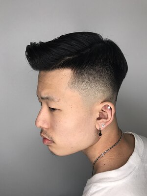 メンズカットやフェードなどのBARBERスタイルからパーマ・カラーのトレンドスタイリングができる美容室