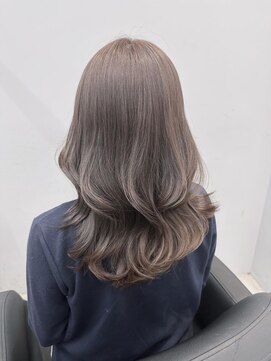 クム(kumu) ブリーチなしアイスグレージュ