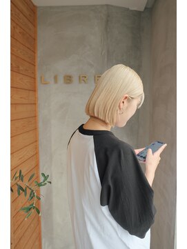 ミュゼリーブル(Musee libre) ★ハイトーンボブ★ブリーチカラー切りっぱなし