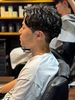 レオザバーバー(LEO the Barber) センターパート　マッシュ　ゆるめダウンパーマ　ニュアンス