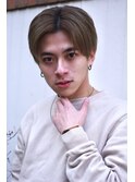 センターパートナチュラルマッシュ刈り上げツーブロック