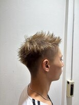 ヘアーワークス ボナ(HAIR WORKS bona.)&nbsp;攻めのハイトーン×フェードで、圧倒的存在感/ブリーチ/Wカラー