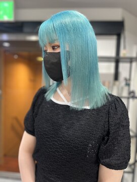 ソルバイジゼル(sol by gisele) 10代・20代に人気！個性派ターコイズブルー