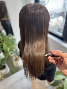 レヴリー(reverie) 髪質改善ストレートダークブラウン40代50代美髪小顔心斎橋