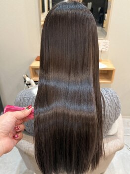 ルーンバイアンツ 茅ヶ崎北口店(Lune. by ANT'S)の写真/縮毛矯正で気になる癖/広がりを抑えます*自然な柔らかストレートで艶感たっぷりの美髪に*