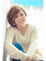 トータルビューティーステラ(TOTAL BEAUTY STELLA)&nbsp;大人かわいいくせ毛風ハイトーンショートボブ２０代３０代４０代