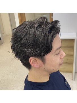 ニコフクオカヘアーメイク(NIKO Fukuoka Hair Make) 「NIKO」大人男子センターパートパーマ　福岡天神