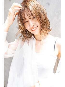 クラン(clan) かきあげヘアーシルバーカラー韓国風センターフェードカット