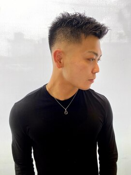 セッヂ バーバースタヂオ(SEDGE Barber Studio) ツイストスパイラルツーブロック刈り上げフェード[小岩バーバー]